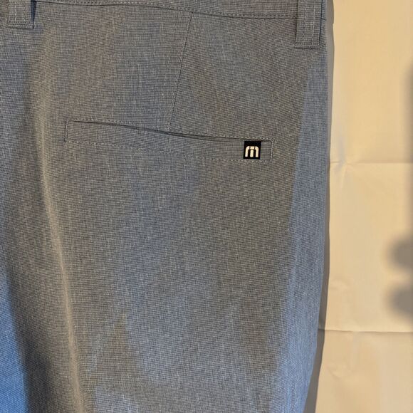 Travis Mathew NWT Men’s 33 Beck Shorts Blue Performance Golf Lightweight Stretch - Picture 8 of 9